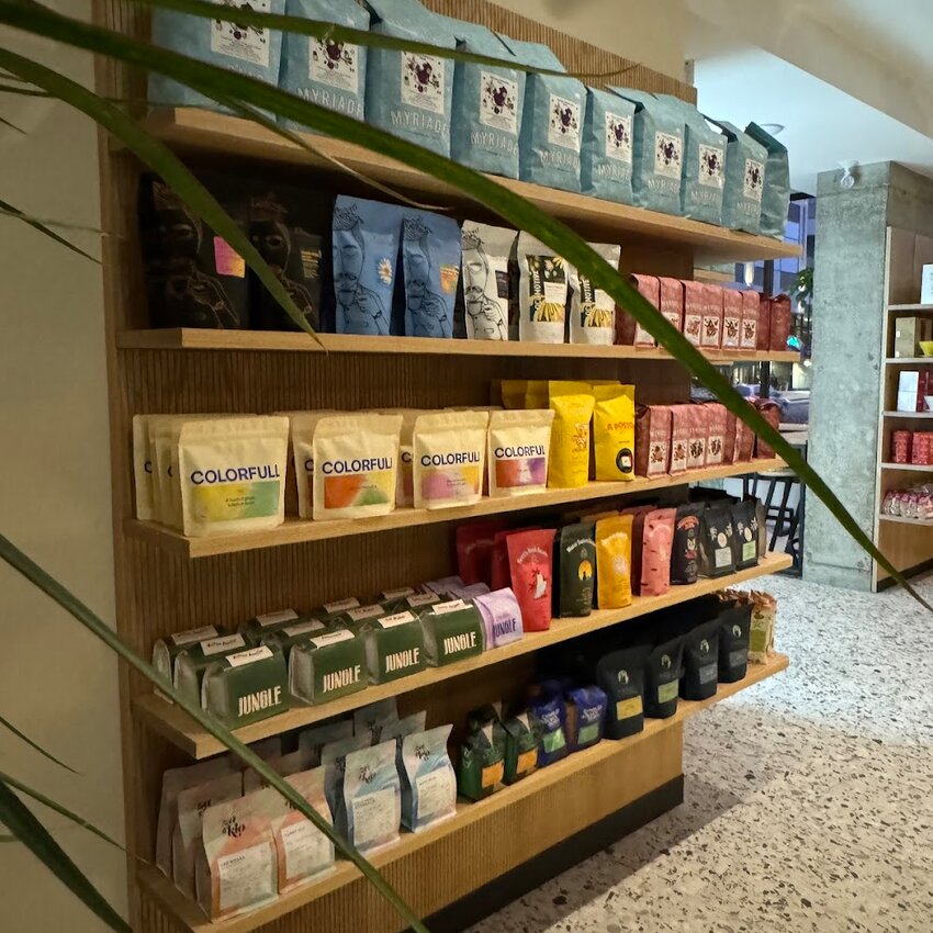 Caf&eacute; Myriade - Restaurants Th&eacute;, Caf&eacute;s pr&egrave;s de: H4E1A2