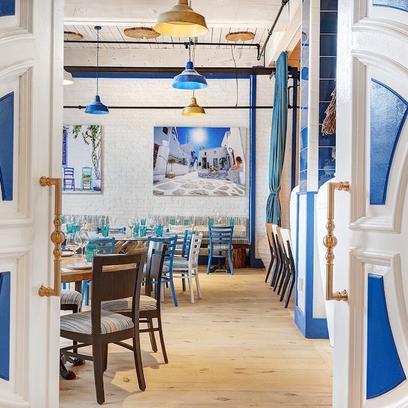 Petros Taverne Grecque - Restaurants in Montreal-Southwest