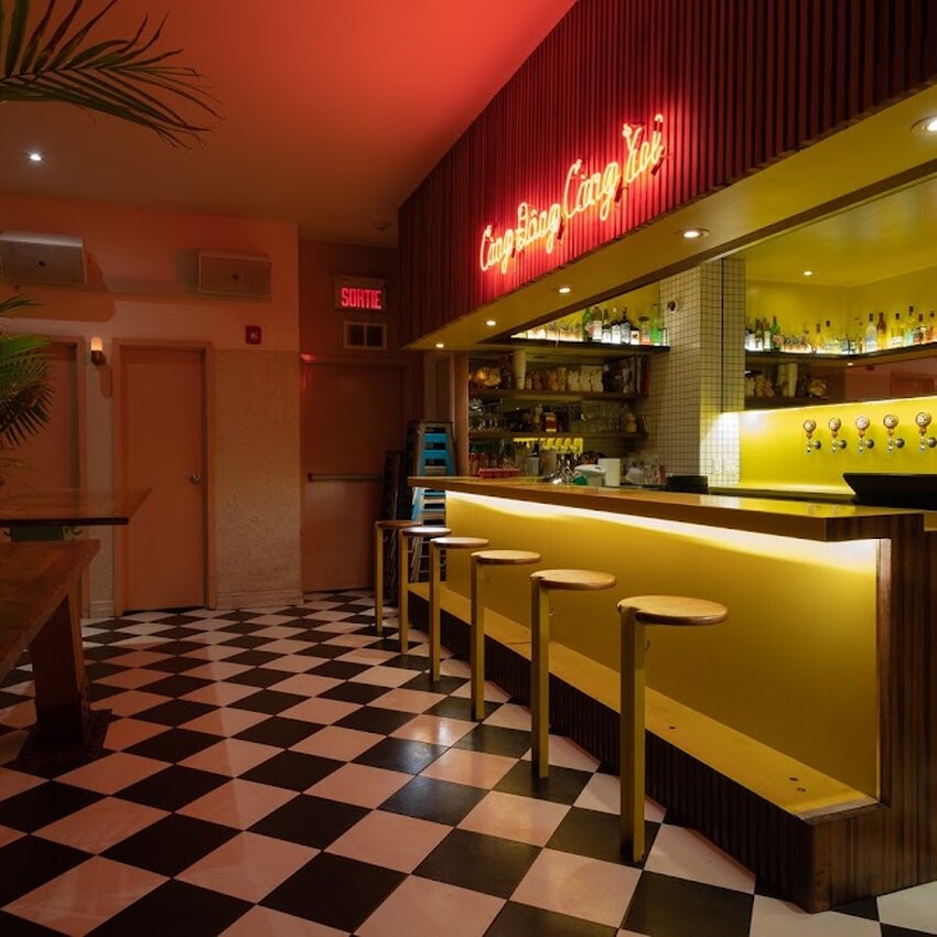 Le Red Tiger - Restaurants Ailes de poulet, Th&eacute; pr&egrave;s de: H2V4E4