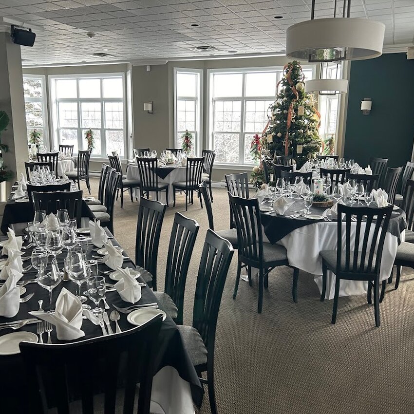 Le Cellier du Roi du Royal Bromont - Restaurants Brunch, Livraison pr&egrave;s de: J2L2K6