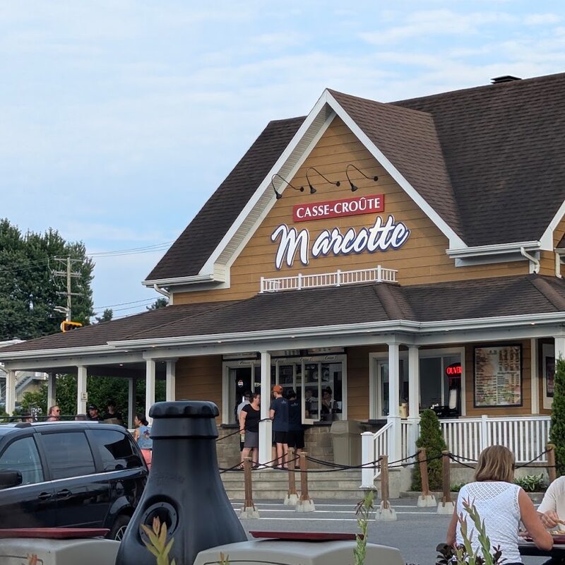 Casse-cro&ucirc;te Marcotte - Terrace Restaurants in Quebec