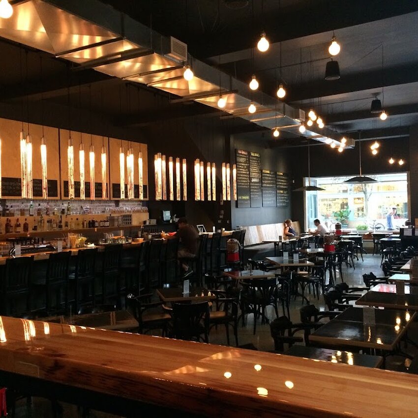 Y&iuml;sst -  Restaurants Near: H2R2P4