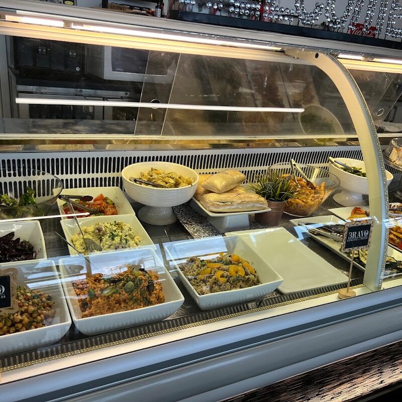 Bravo Bistro Grill & Traiteur - Restaurants Grecs, Italiens de Montréal