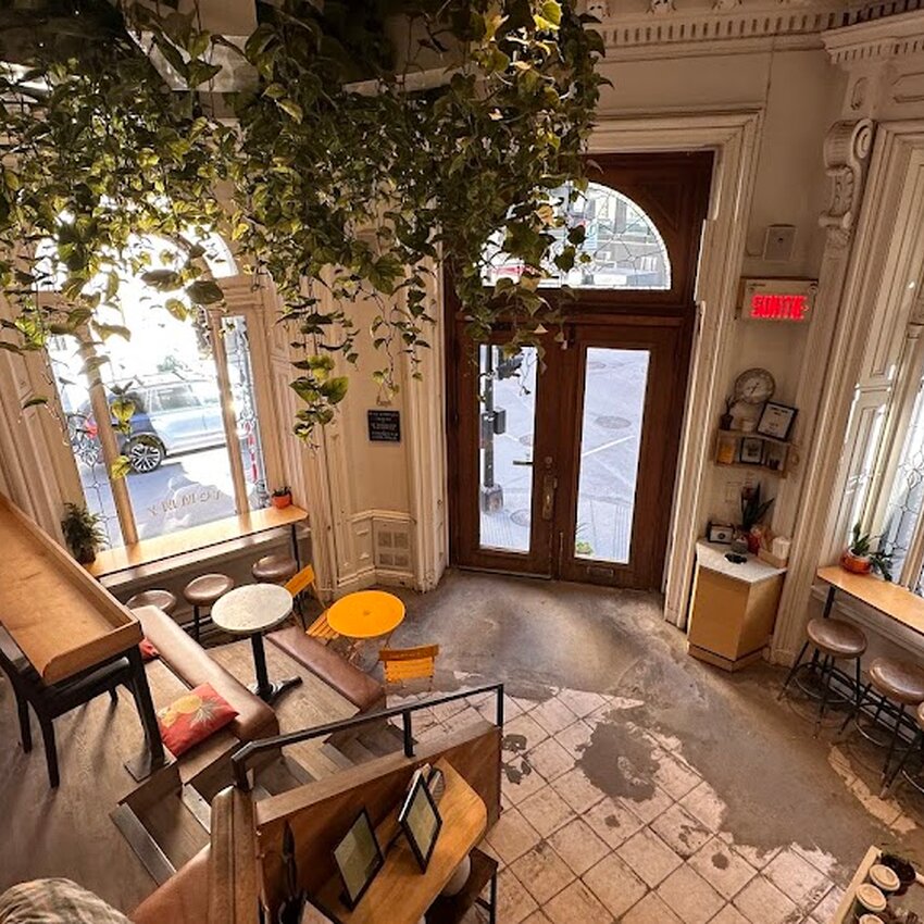 Tommy Caf&eacute; - Breakfast Restaurants in Old Montreal