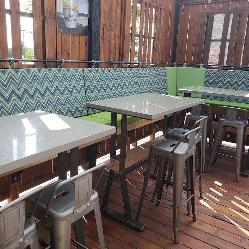 Chez Larry - Grill, Italian, Pizza, Salads, Pasta Restaurants in Quebec