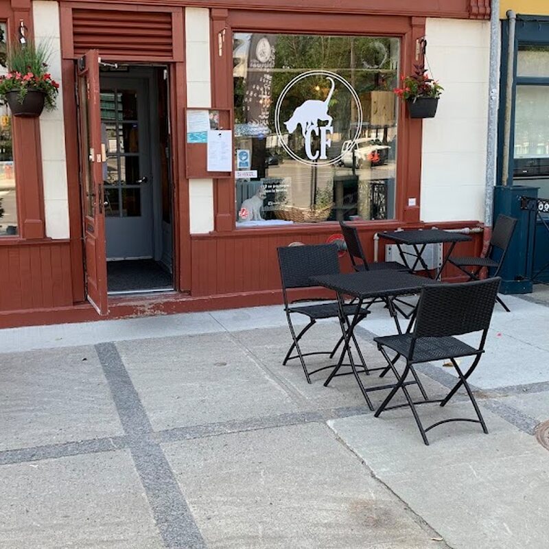 Café Félin Ma Langue Aux Chats - Burgers, Sandwiches, Salads, Poutine, Vegetarian Restaurants in Quebec