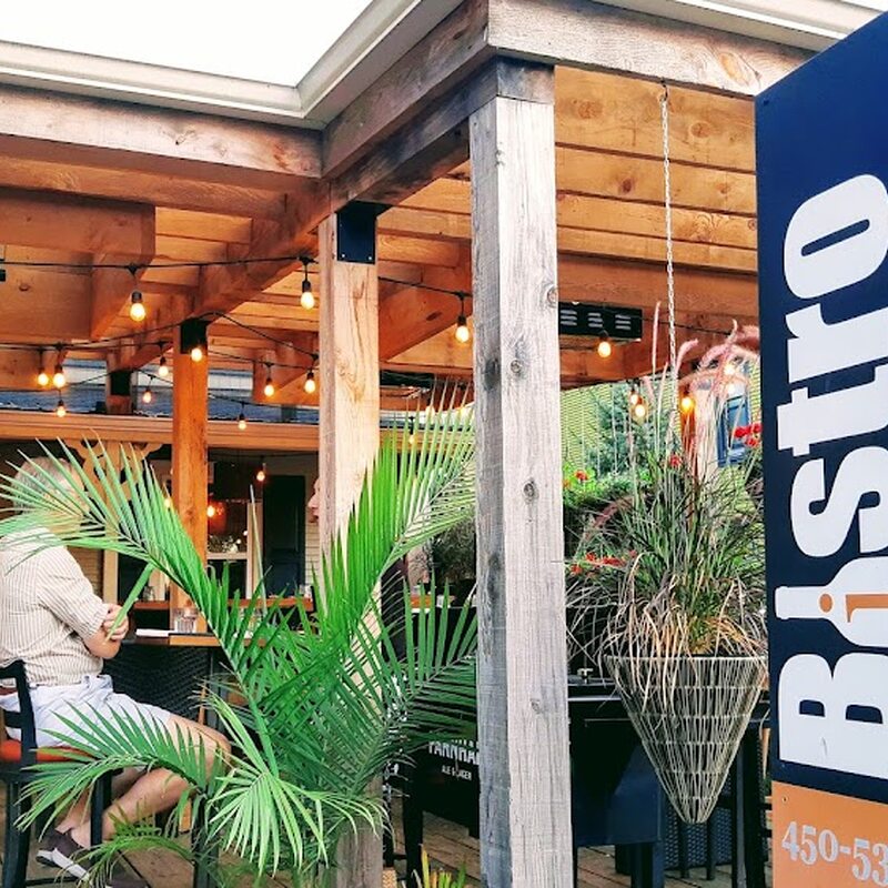 Bistro Le 633 Restaurant