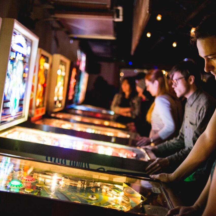 North Star Machines &Agrave; Piastres - Pubs Restaurants Near: H2V4E7