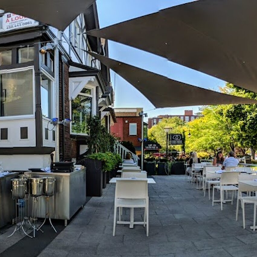 CRU - Bar &agrave; Huitres -  Restaurants Near: J4P2G4