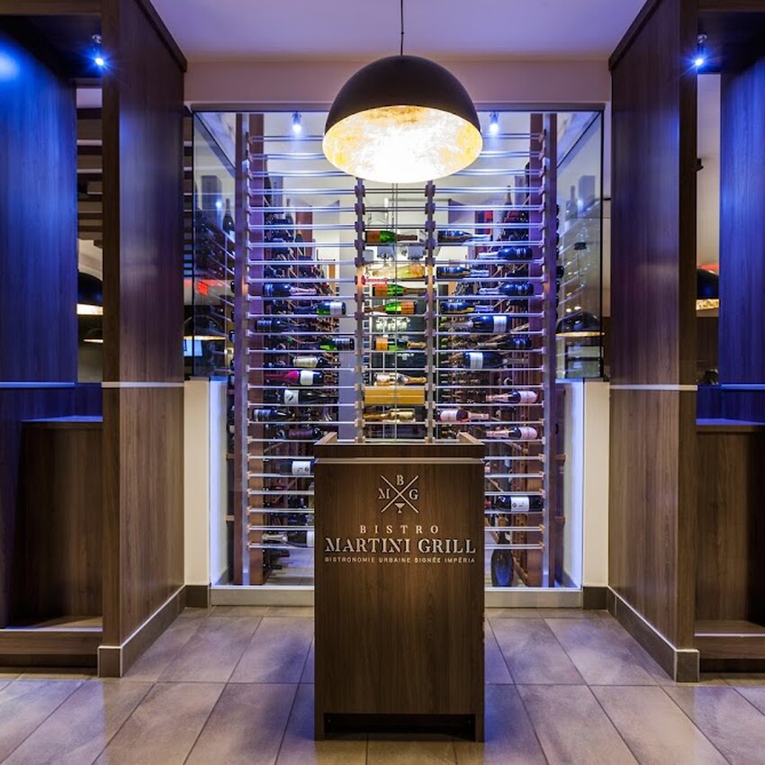 Bistro Martini Grill - Restaurants Brunch pr&egrave;s de: J6X4A7