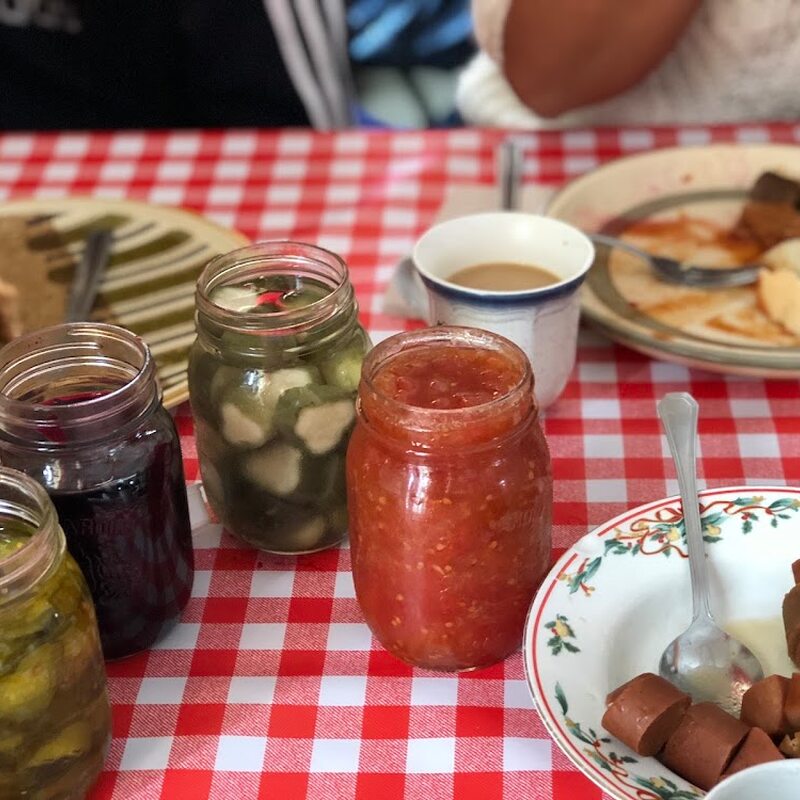 Val des Rosacées - Restaurants in Montreal
