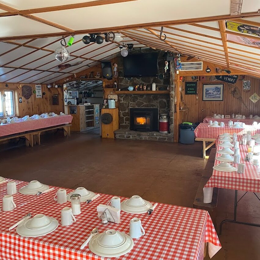 La Vieille Cabane d'Am&eacute;lie -  Restaurants Near: J7N1N6