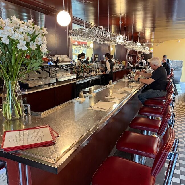 L'Express - Restaurants Near: H2W1E9
