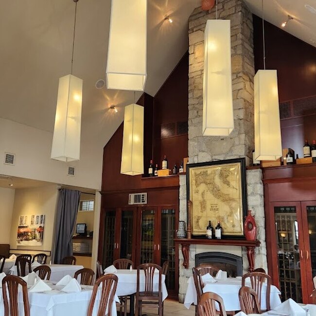 Piazza Romana - Restaurants Near: H9S4L4