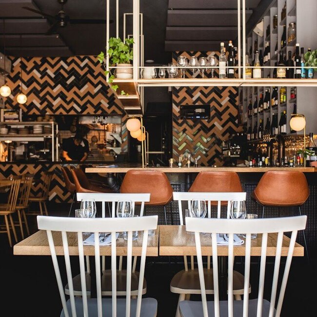 Lawrence Montreal Restaurant: Menu, Reviews & Reserve (2026)
