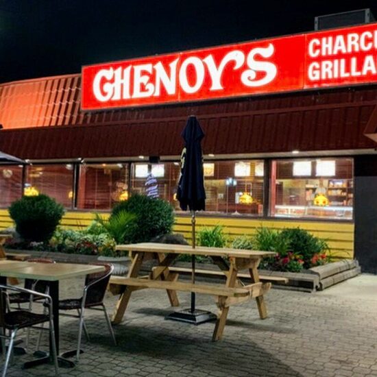 Chenoy's - Restaurants Grecs, Deli de Montr&eacute;al