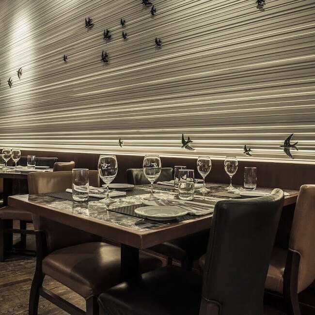 Ferreira Caf&eacute; - Montreal Oyster Bar / Raw Bar Open Lunch Restaurants