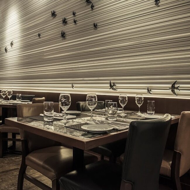 Ferreira Caf&eacute; - Restaurants in Golden Square Mile