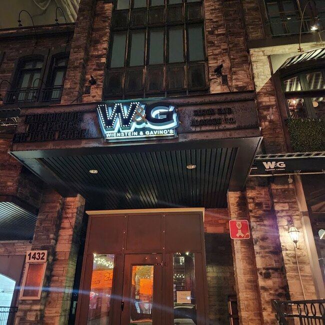 Wienstein & Gavino's - Restaurants pr&egrave;s de: H3G1P9