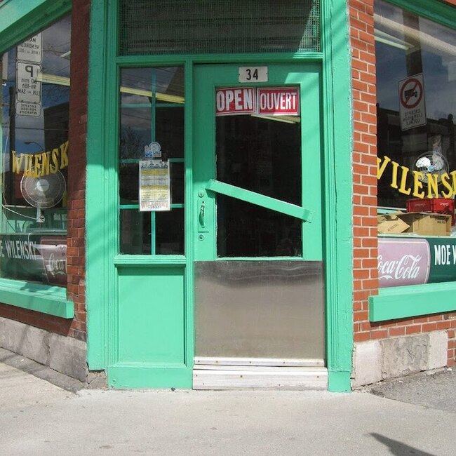 Wilensky - Restaurants Entr&eacute;e accessible aux fauteuils roulants Ouverts mardi Le Plateau-Mont-Royal
