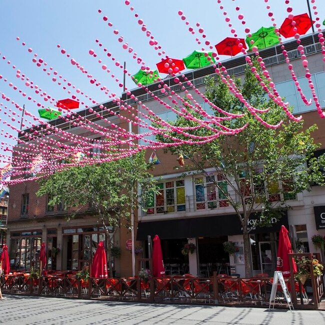 Complexe Sky - Restaurants pr&egrave;s de: H2K2J4