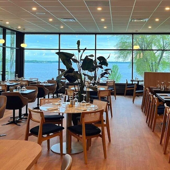 Le Rouge Vin - Restaurants Brunch, Buffet pr&egrave;s de: G9A2G9