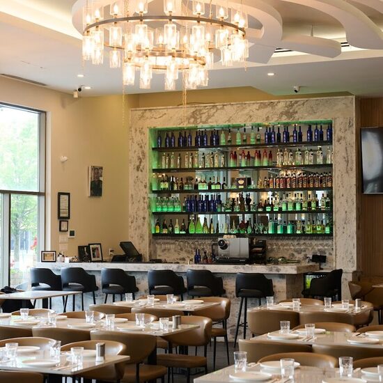 Karoun - Restaurants pr&egrave;s de: H7W2H2