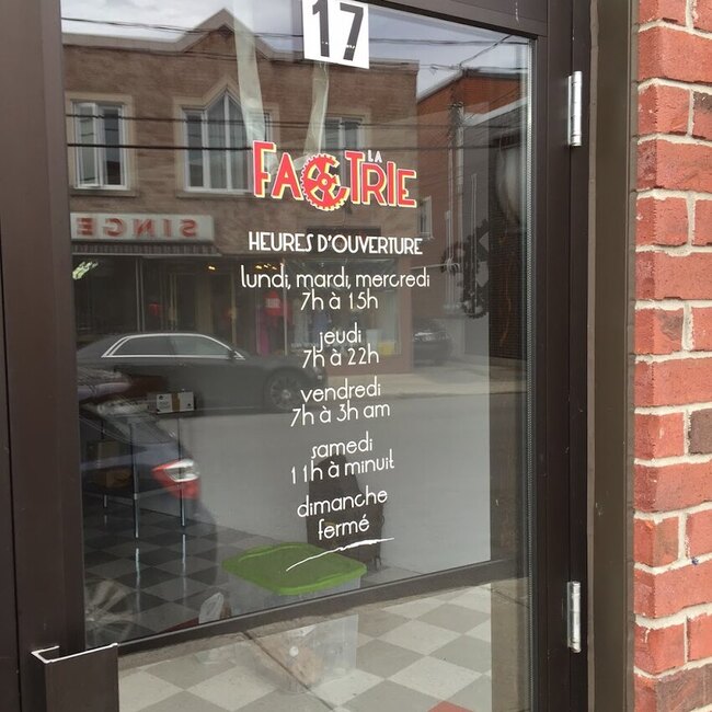 La Factrie, Caf&eacute; culturel - Restaurants pr&egrave;s de: J6T1P1