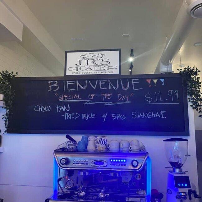 Jr's Caf&eacute; - Restaurants Ouverts lundi C&ocirc;te-des-Neiges