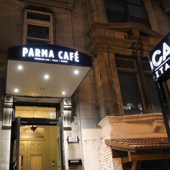 Parma Caf&eacute; - Restaurants Terrasse Ouverts pour souper Centre-ville