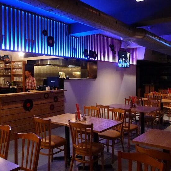 Étoile Rouge - Restaurants de Montréal