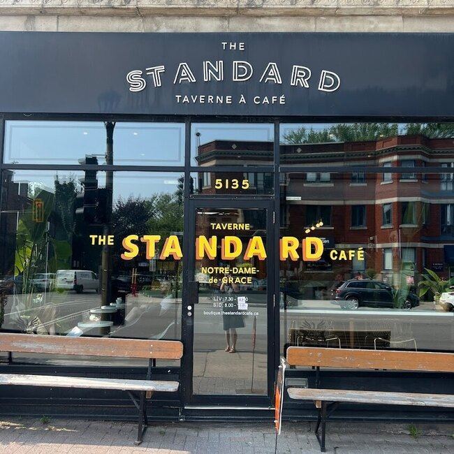 THE STANDARD Caf&eacute; - Restaurants Service de traiteur Ouverts le matin Montr&eacute;al