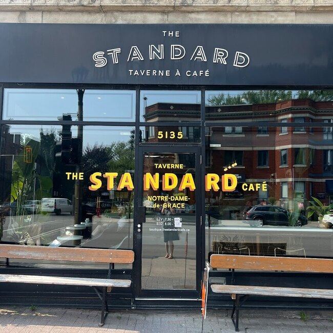 THE STANDARD Café Montréal - Menu, avis & plus décembre 2025