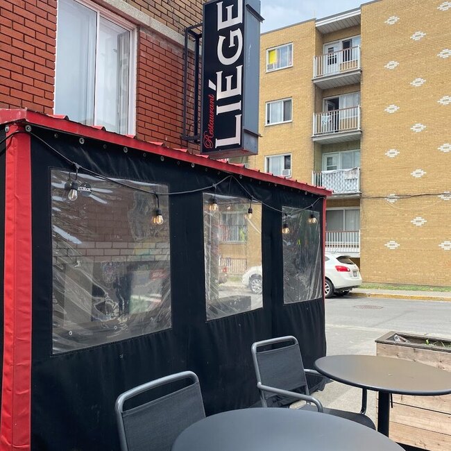 Liège - Poutine Restaurants Near: H2S3S3