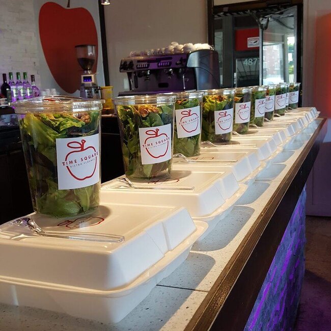 Café Time Square Montreal Restaurant: Menu, Reviews & Reserve (2026)