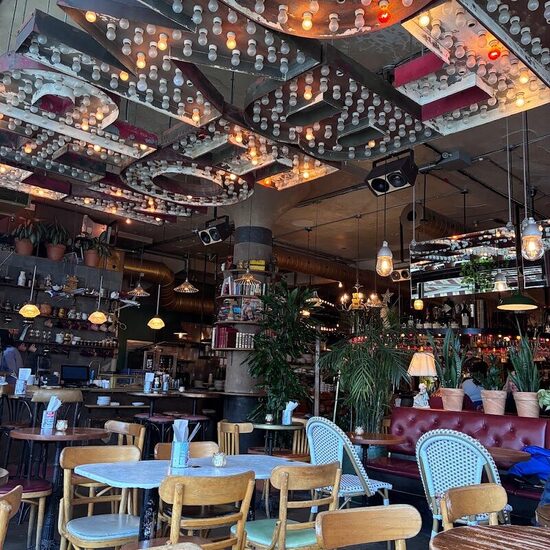 Le Bar Darling - Bistros in Montreal
