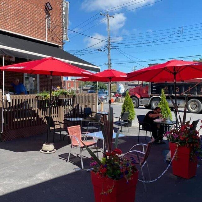 Falafel St-Jacques - Restaurants Moyen-Orient Ouverts le matin Montr&eacute;al
