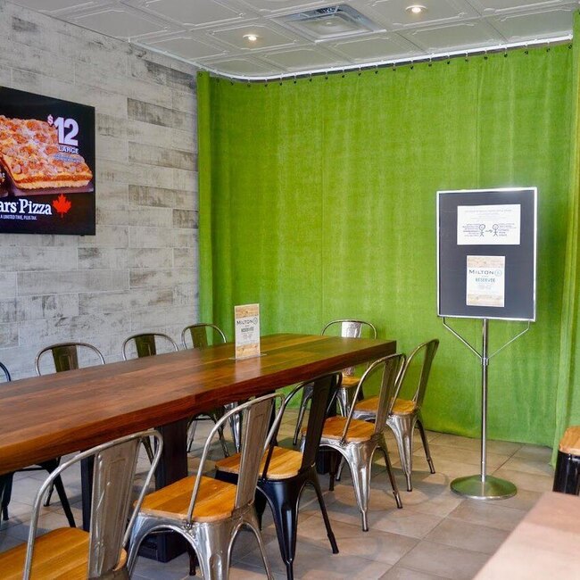 Milton B - Caf&eacute;t&eacute;ria urbaine -  Restaurants Near: H2W2S3