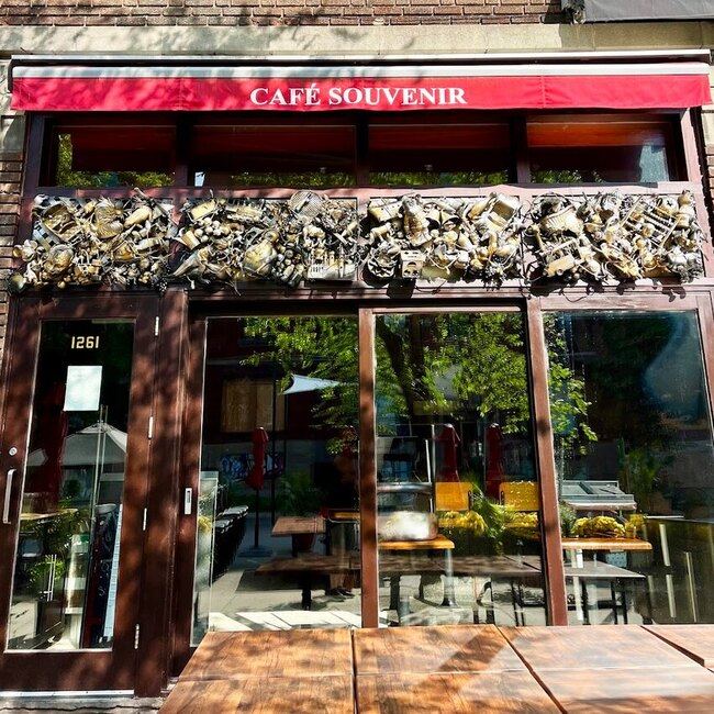 Caf&eacute; Souvenir - Restaurants Th&eacute;, Caf&eacute;s pr&egrave;s de: H3S2B2