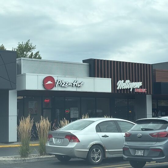 Pizza Hut Restaurant