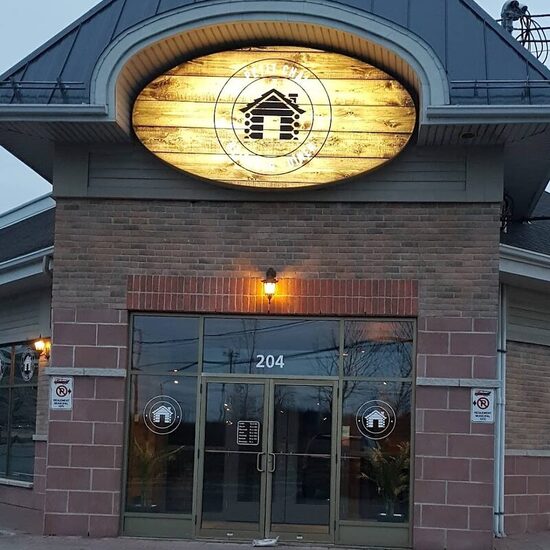 Au Petit Chalet - Restaurants in Montreal