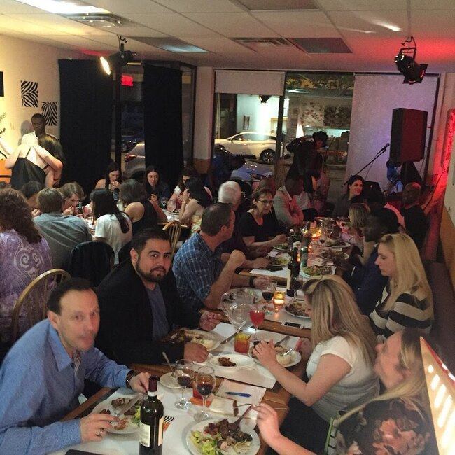 Diolo Traiteur - Restaurants Commande en ligne Ouverts pour souper Petite-Italie