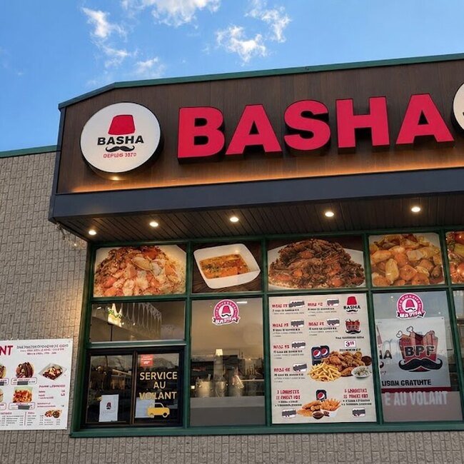 Basha - Restaurants près de: H1B4A4