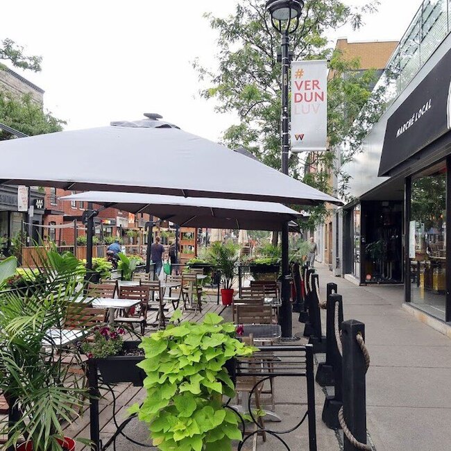 Chez Robin March&eacute; Local - Restaurants in Verdun