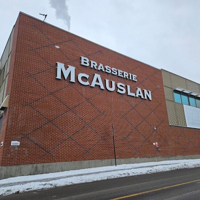 L'Annexe St-Ambroise - Poutine, Bubble Tea, Pizza Restaurants Near: H4E3H5