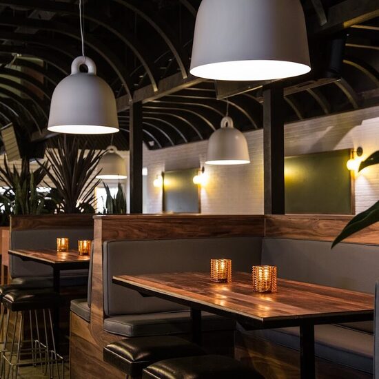 Léo's Taproom - Bistros in Montreal
