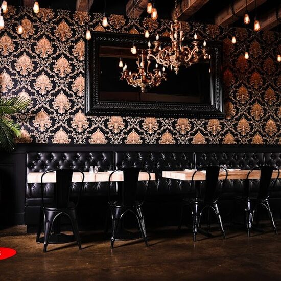 La Poule en Feu - BBQ Restaurants in Montreal