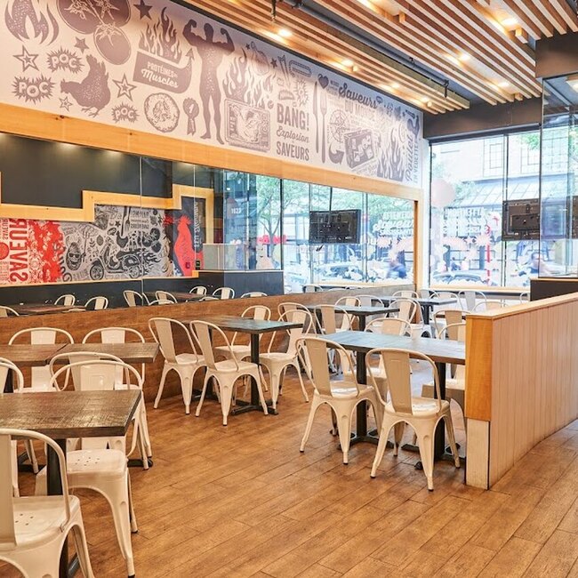 Poulet Rouge Montréal - Menu, avis & plus décembre 2025