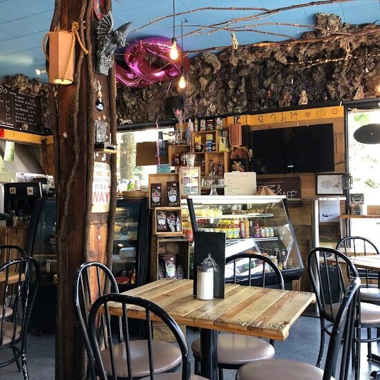 Cafe Bistro Mysterium - Restaurants Fran&ccedil;ais, Bistro de Montr&eacute;al
