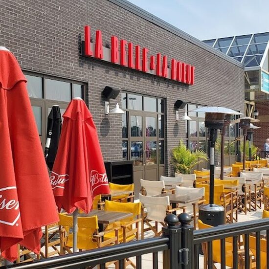 La Belle & La Boeuf - Burger Bar - Restaurants in Montreal